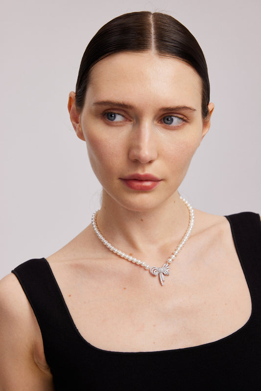 🕊️ Lacloche X Fatum Secrets Graceful Heart – Pearl &amp; Silver Bow Necklace